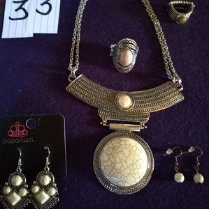 Paparazzi Jewelry lot 33